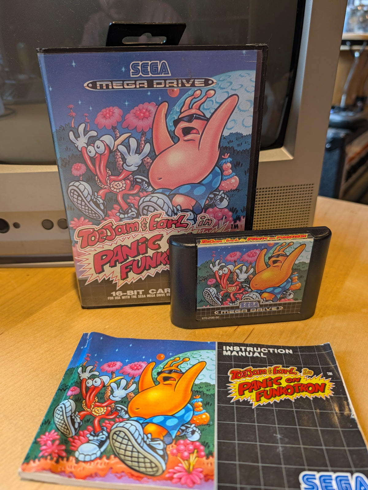 ToeJam & Earl in Panic on Funkotron - Sega Mega Drive - PAL - Boxed with Manual