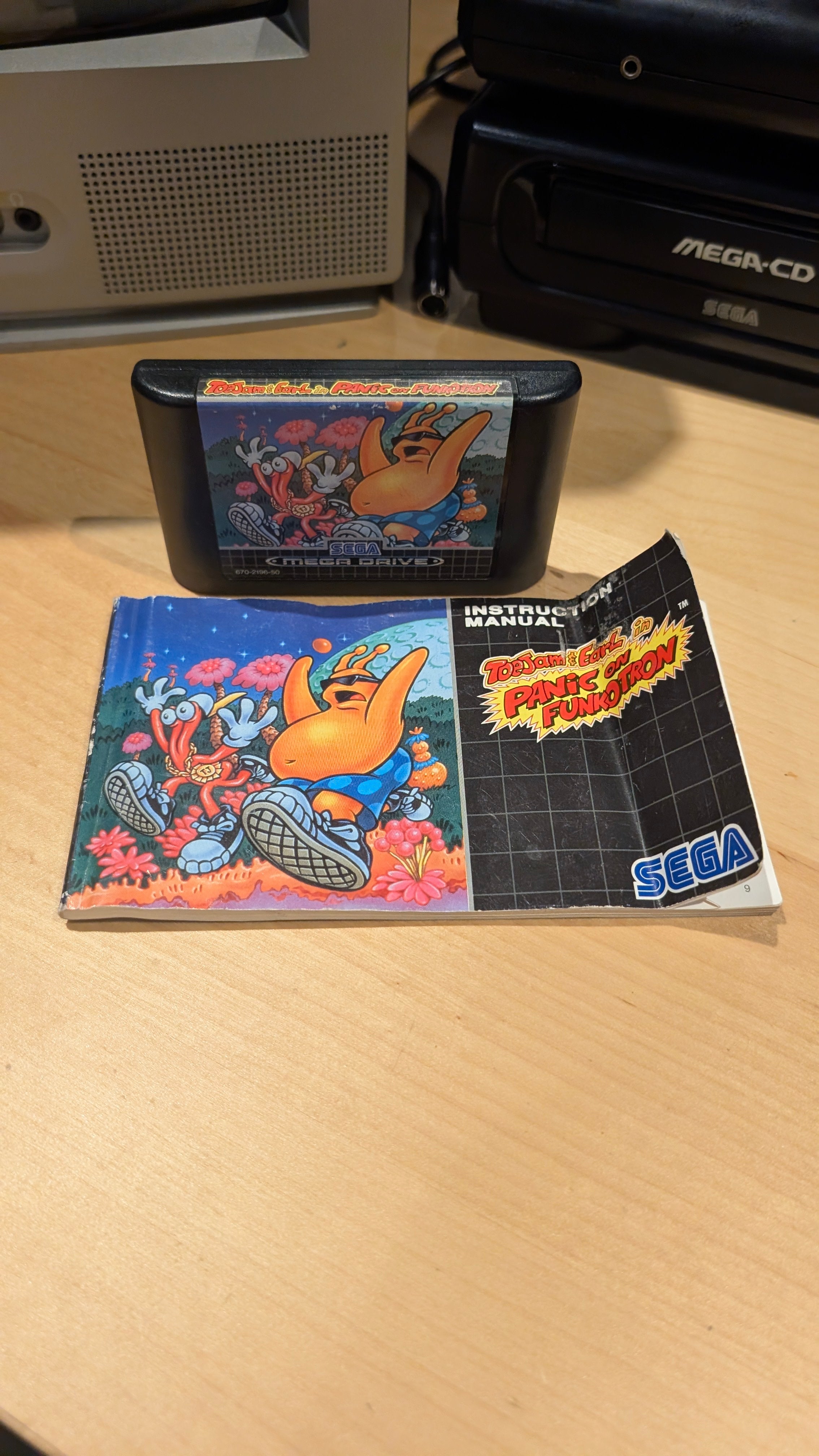 Toe Jam and Earl 2 Sega Mega Drive - Cartridge & Manual - Tested & Working