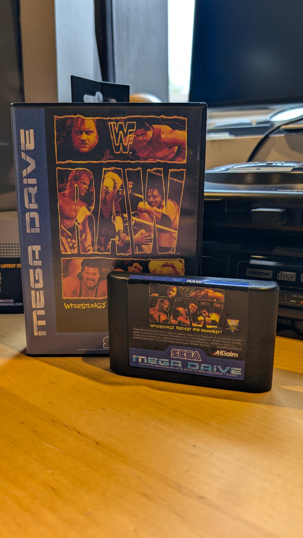 WWF RAW Sega Mega Drive - Boxed No Manual - Tested & Working