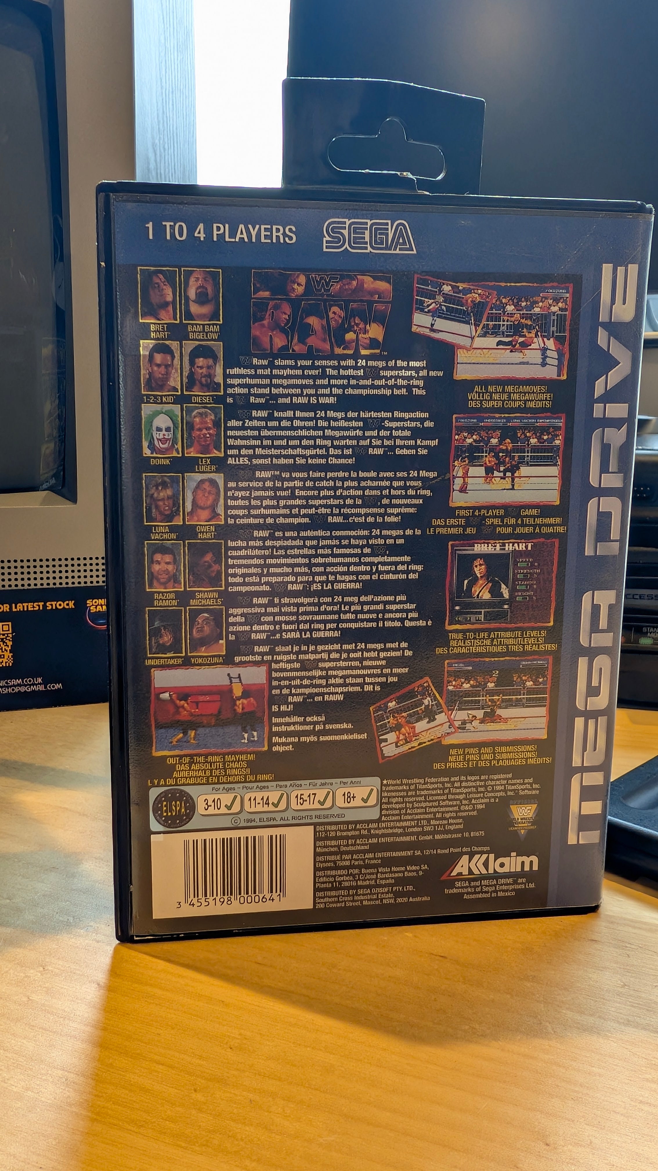 WWF RAW Sega Mega Drive - Boxed No Manual - Tested & Working