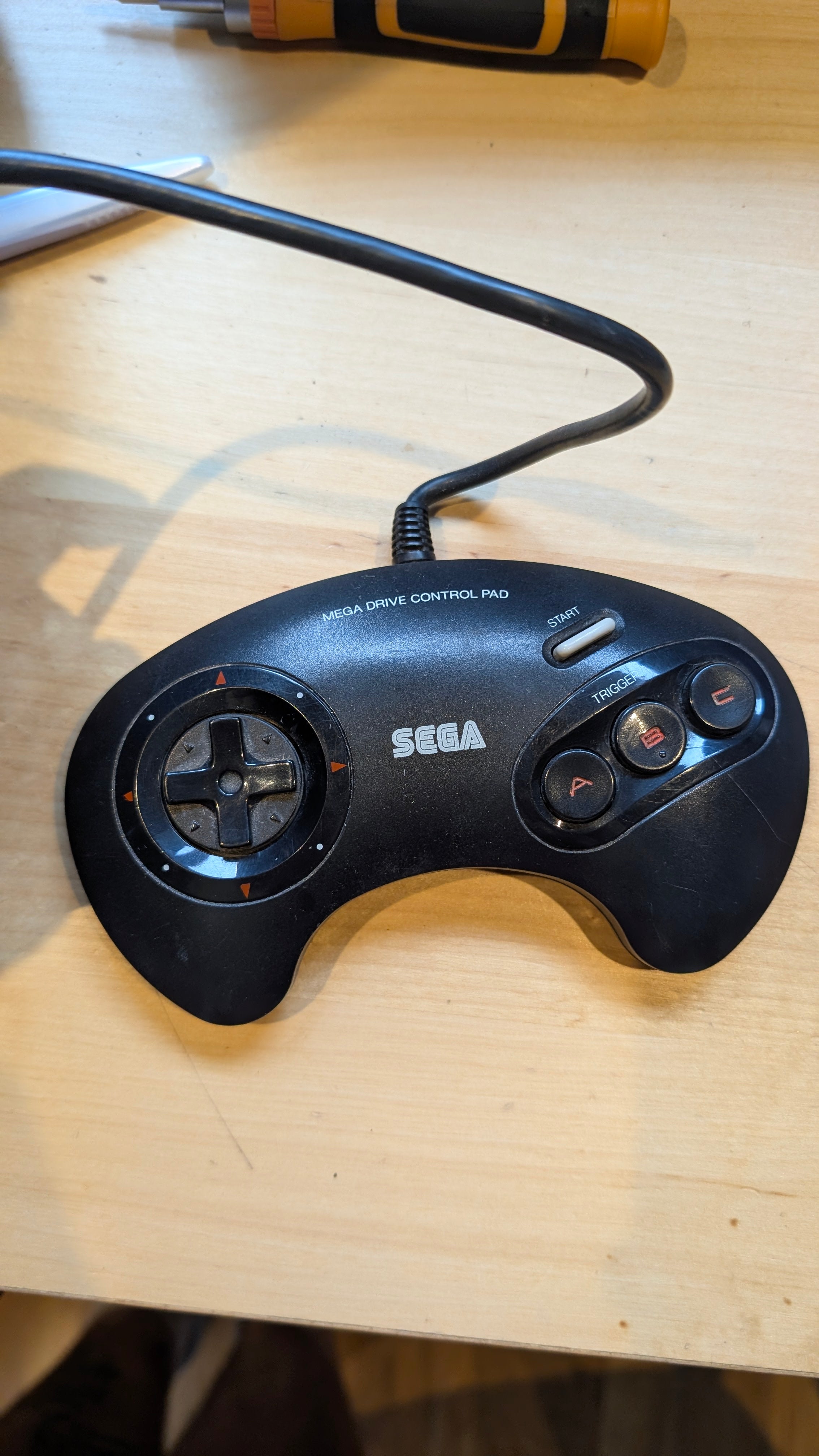 Official Sega Mega Drive Controller - Spares & Repairs - For Parts