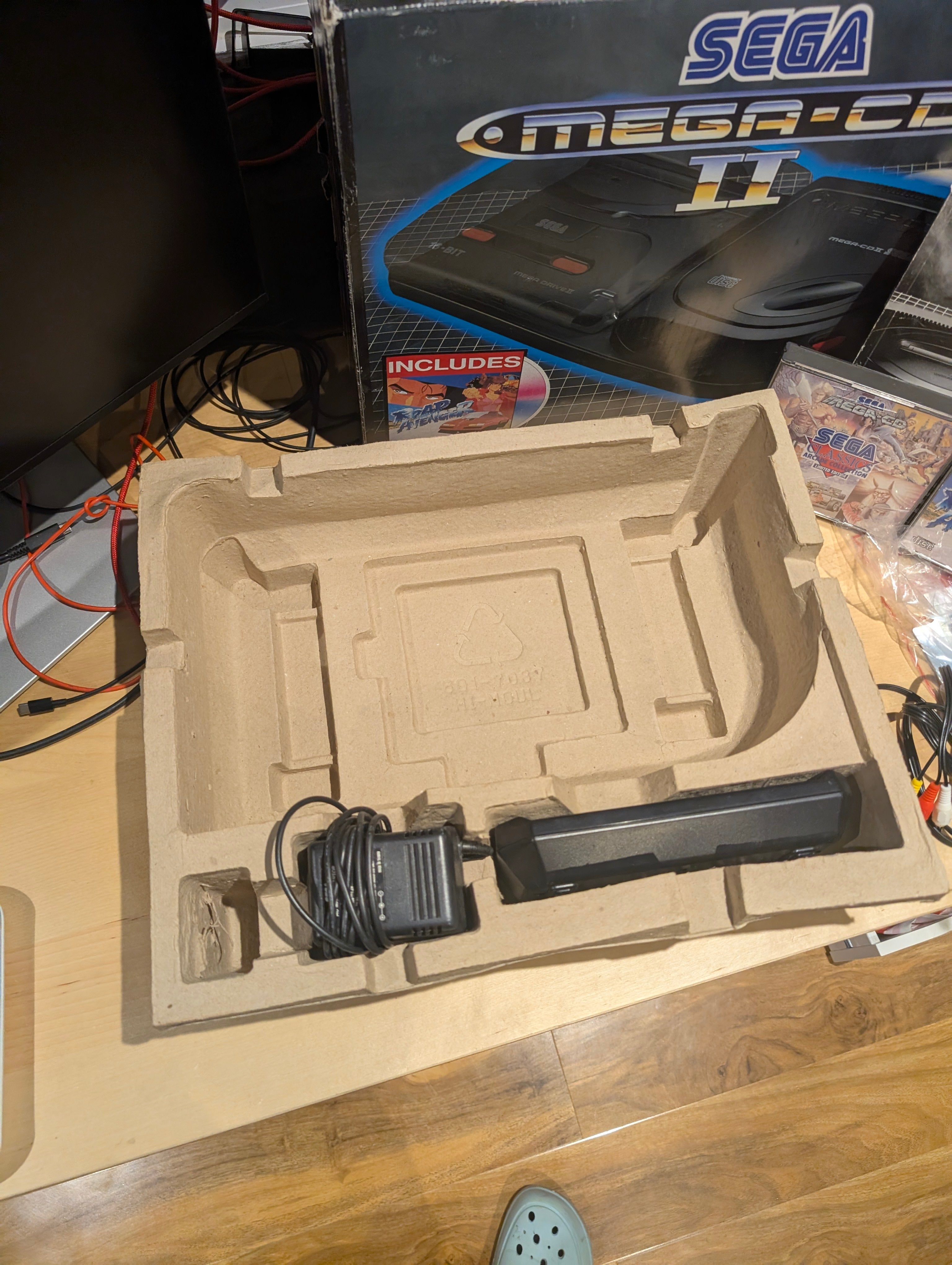 Sega Mega Drive 2  + Boxed Mega CD 2 Bundle - 2 Controllers - Tested & Working
