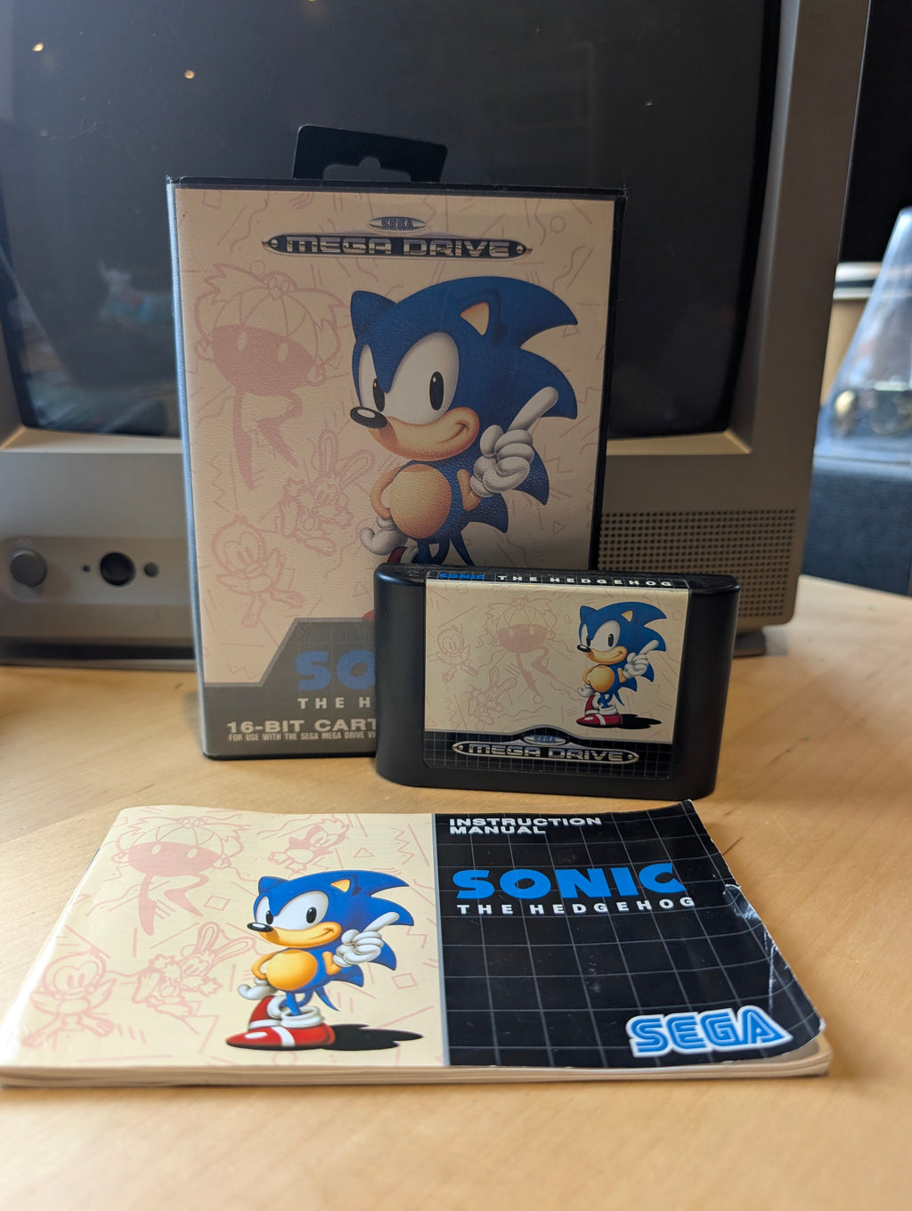 Sonic 1 - Sega Mega Drive - CIB - Tested & Working